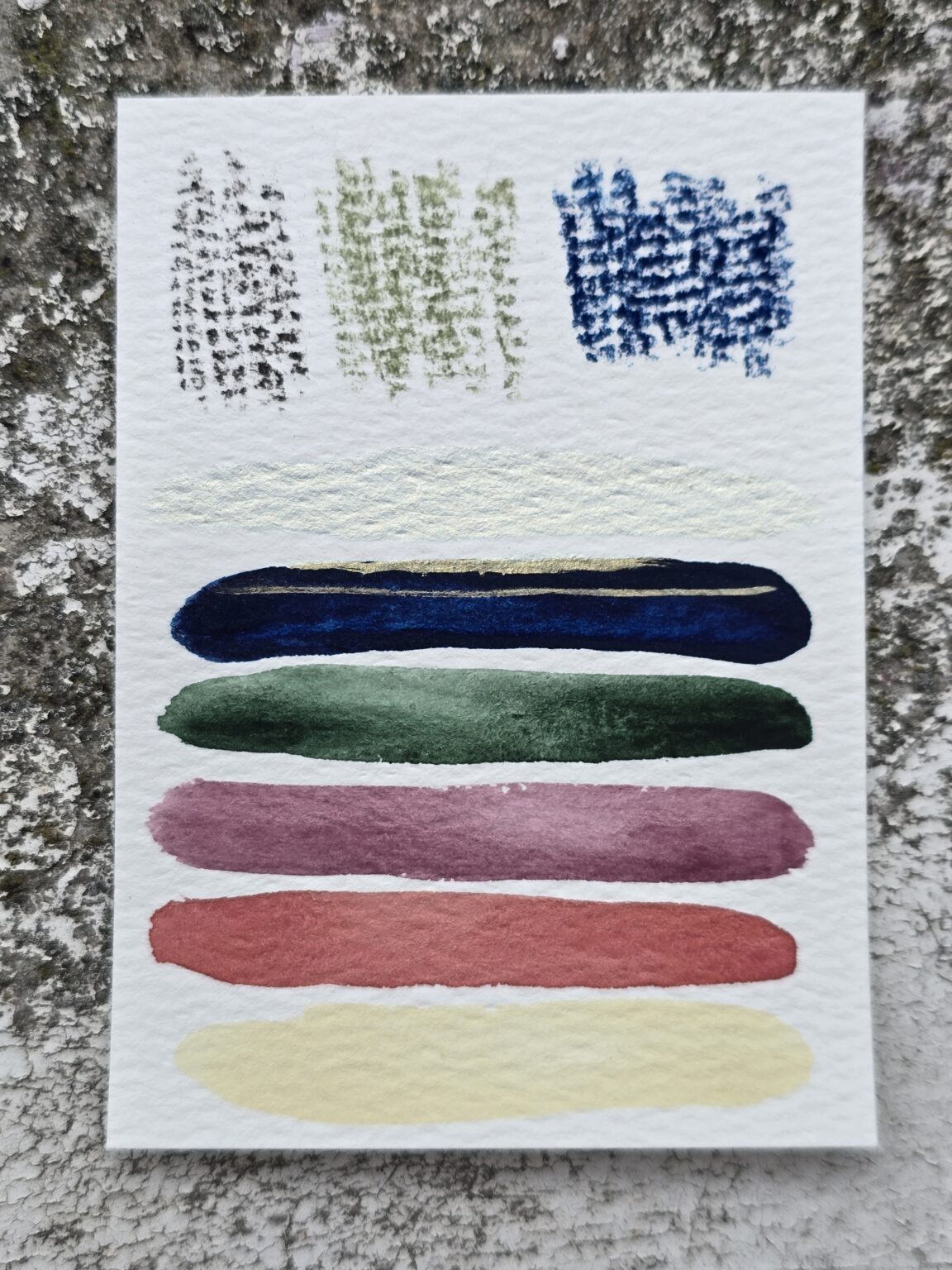 nuancier Boîte ancienne sculptée - Époque Art Nouveau - Garnie de gouache, aquarelles et pastels secs