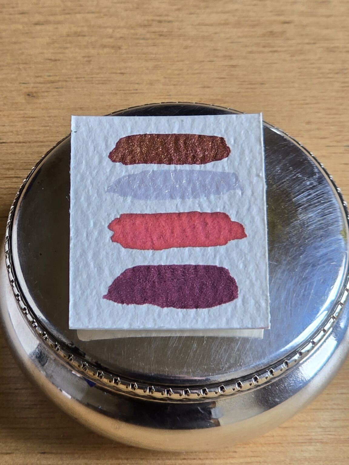 Petite boîte ronde – Argent métallisé – Aquarelles scintillantes