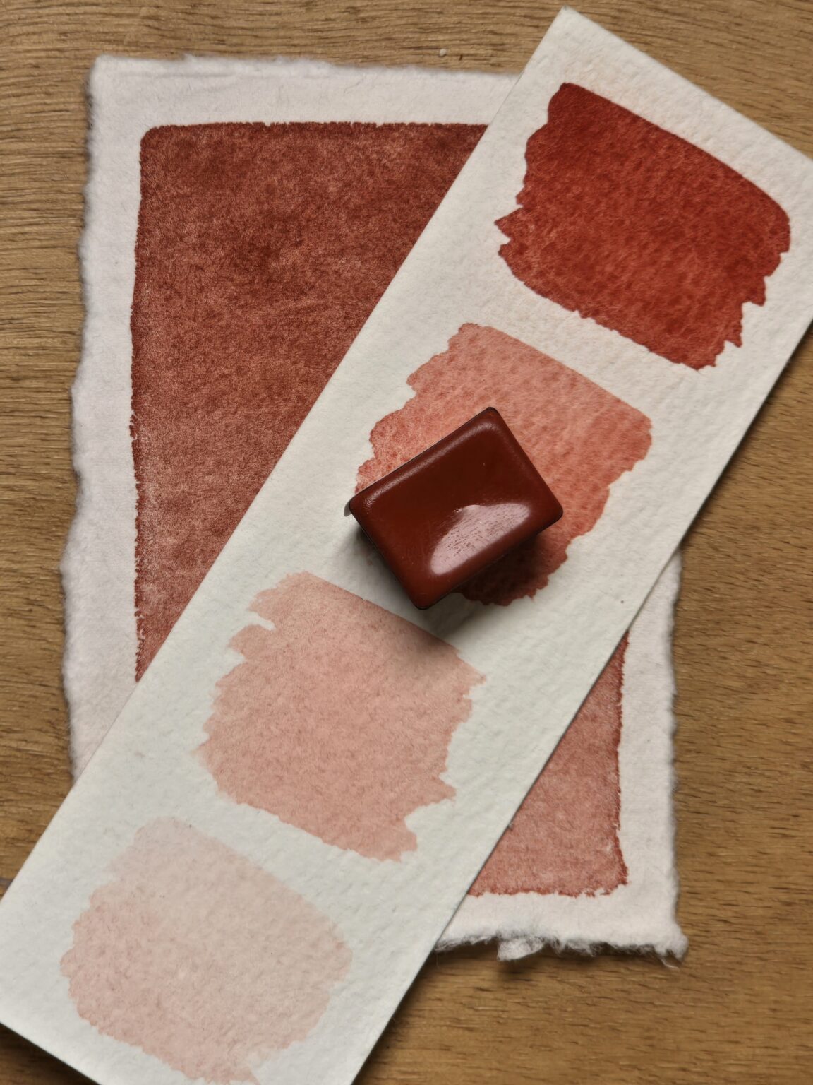 aquarelle artisanale rouge vénitien en demi-godet