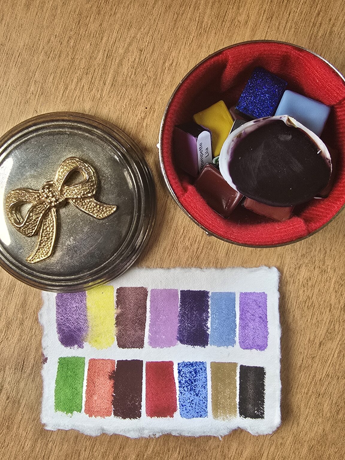 palette-aquarelle-artisanale-boite-bijoux-vintage-14-couleurs