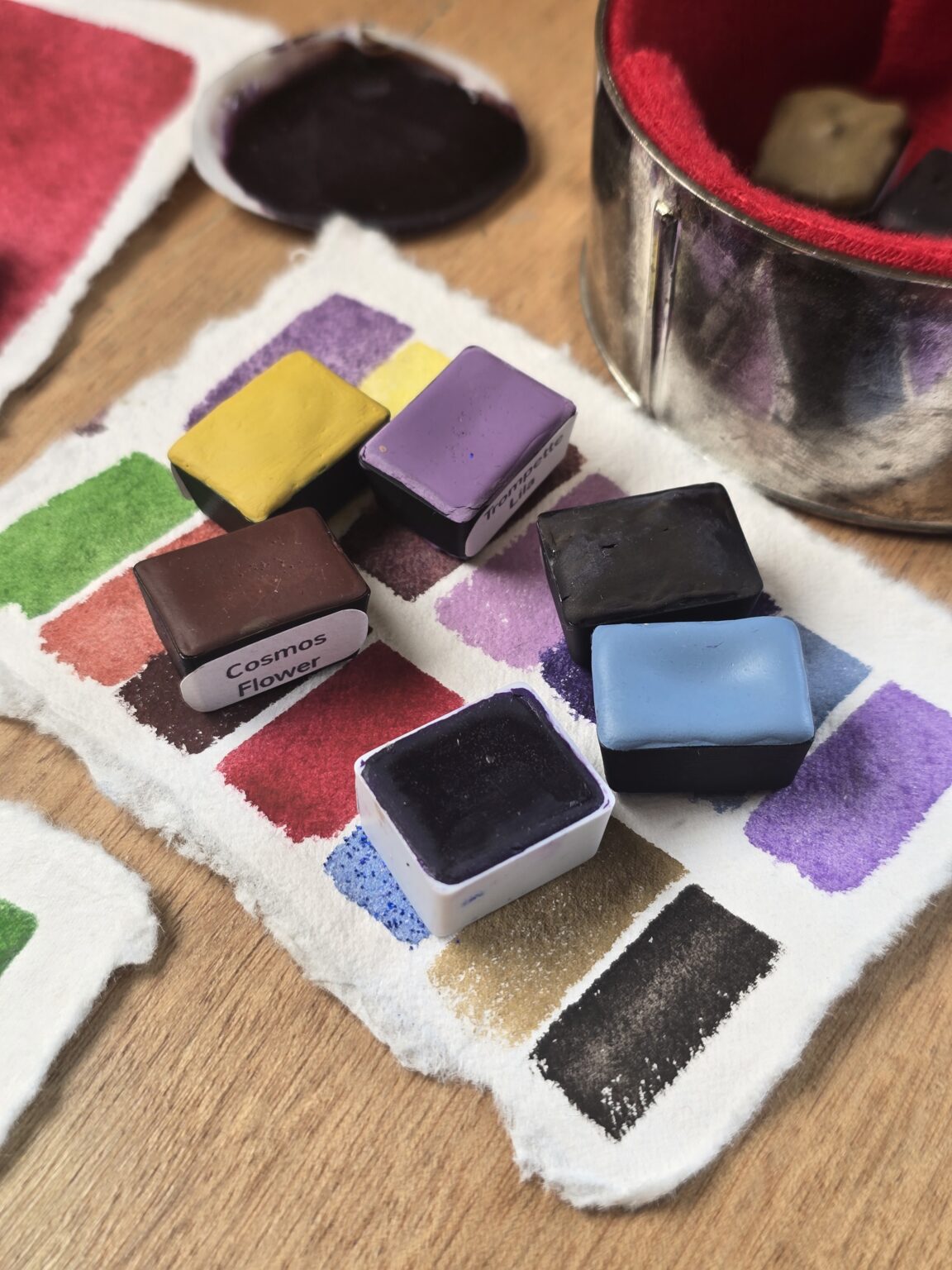 palette-aquarelle-artisanale-boite-bijoux-vintage-14-couleurs