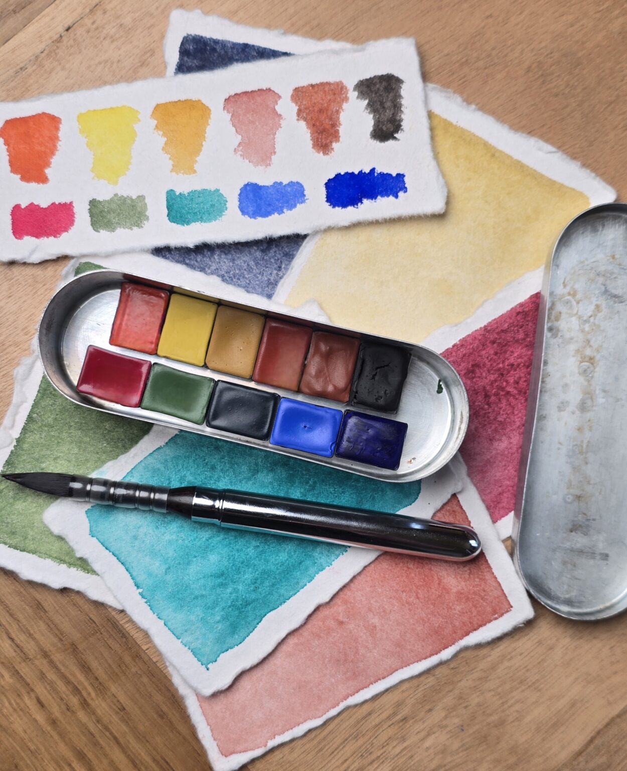 palette-aquarelle-nomade-boite-metal-infirmiere