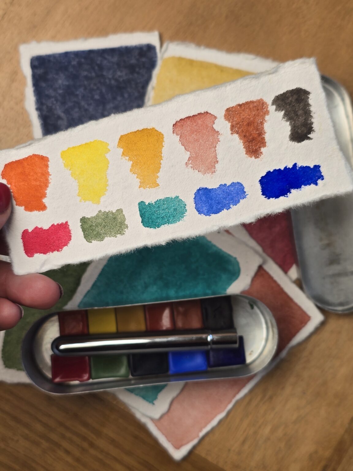 palette-aquarelle-nomade-boite-metal-infirmiere