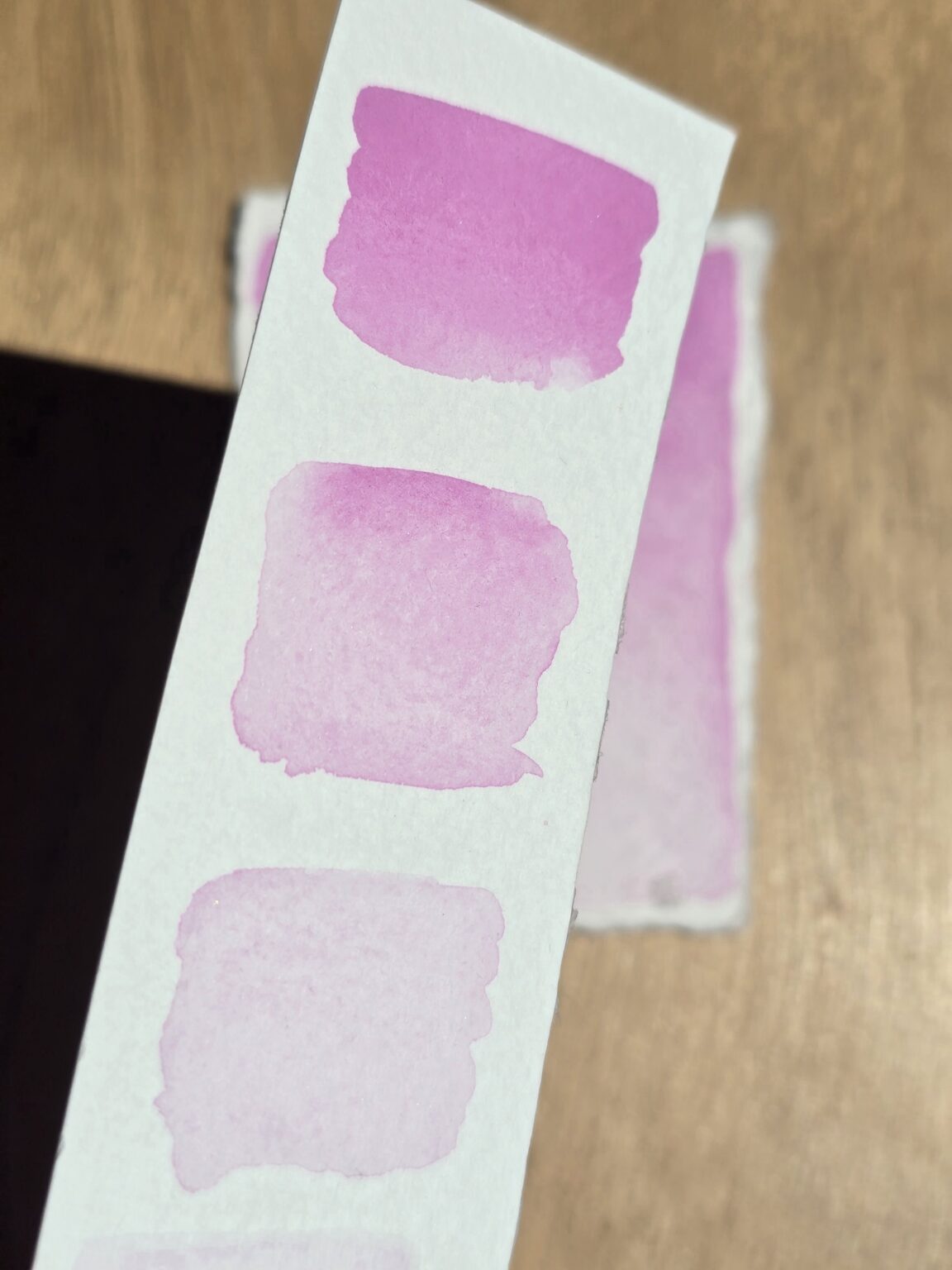 Aquarelle artisanale Barbapapa rose pastel nuageux fabriquée en France en demi-godet